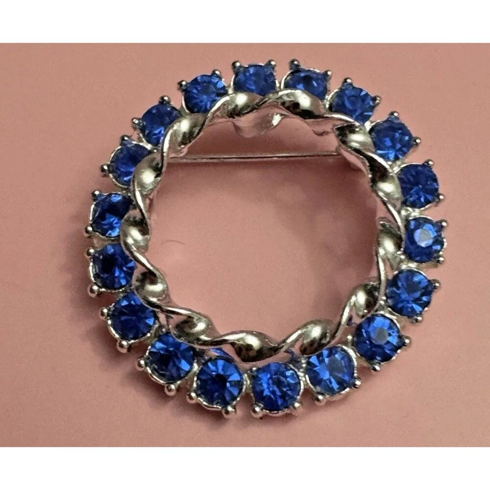 Vintage Sapphire Blue Rhinestone Wreath Brooch Circle Pin Silver Tone 1.25 Inch